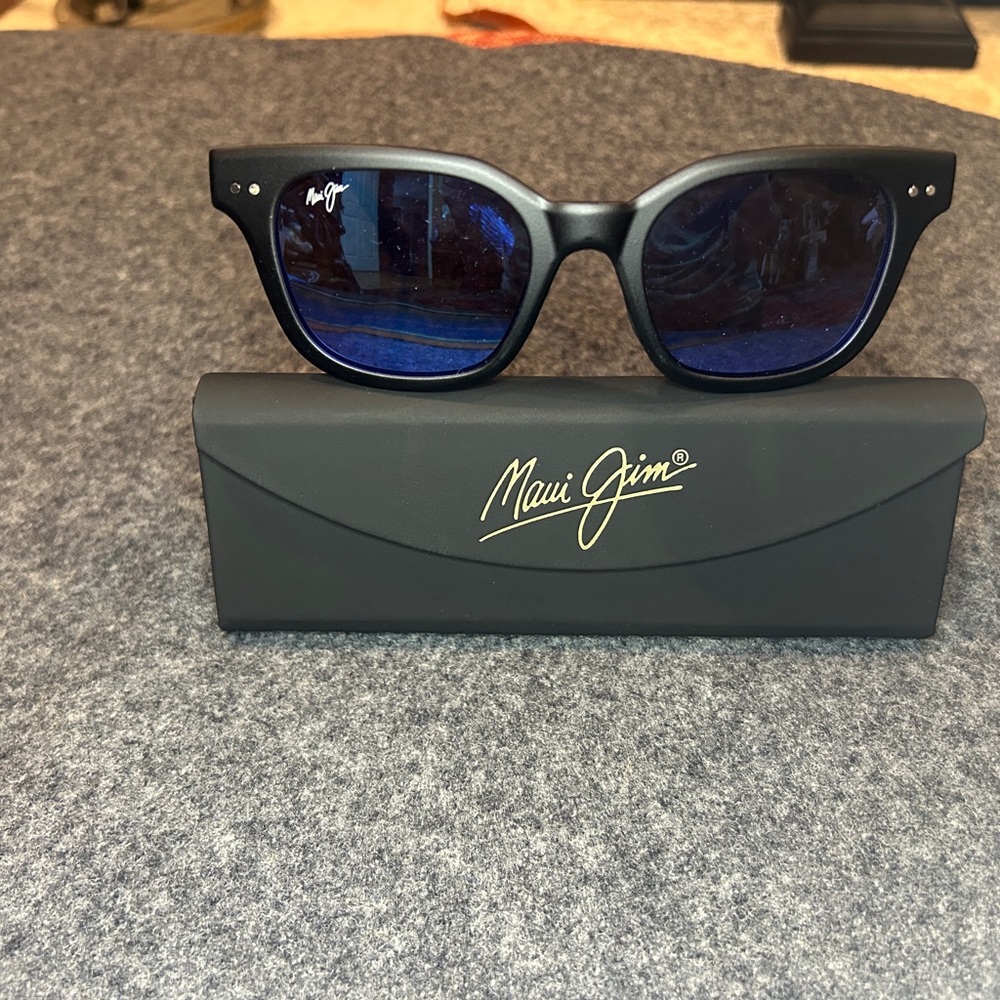 Maui Jim Shore Break Sunglasses Black Matte and Gray frame with Blue Lens